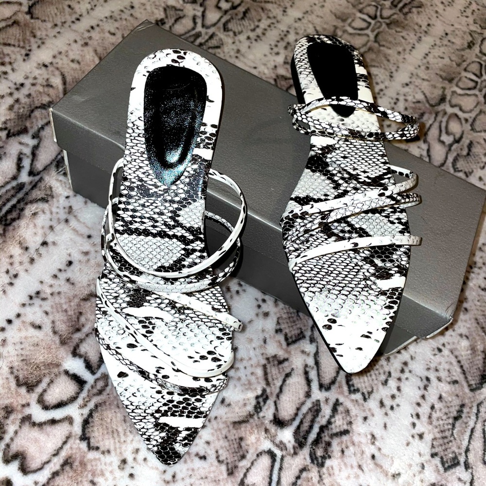 Strappy Sandal Snakeskin